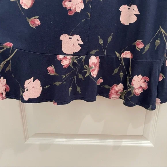 Maternity Dress - Picture 5 of 6